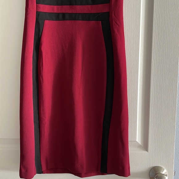 🎉 2X HOST PICK 🎉 Wine color Colorblock sheath sleeveless stretch dress - NWT - Picture 8 of 12